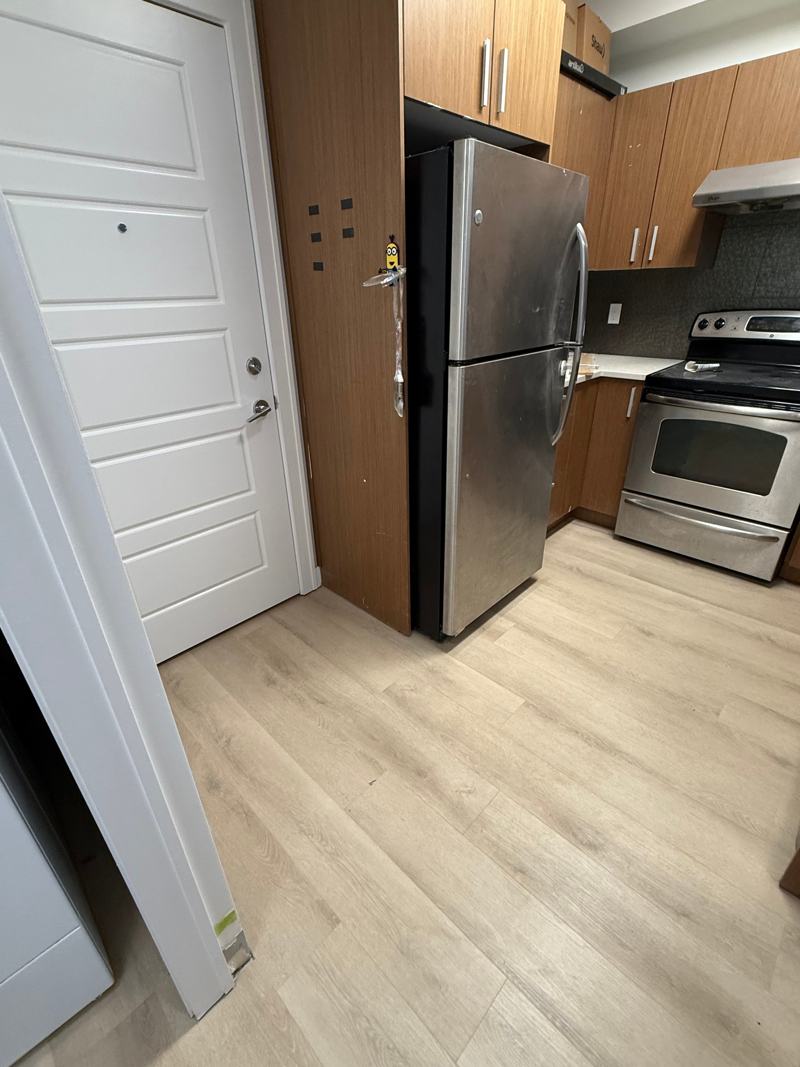 Laminate floor installed by Craftbuild in Burnaby &mdash; photo 2