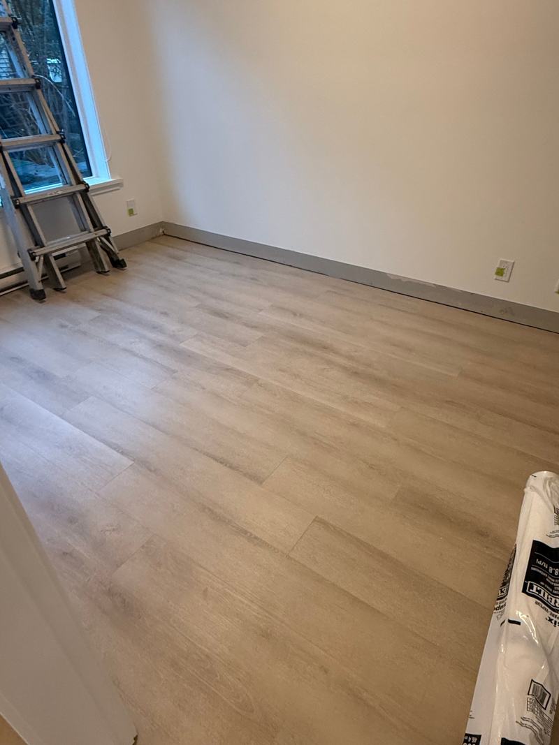 Laminate floor installed by Craftbuild in Burnaby &mdash; photo 4